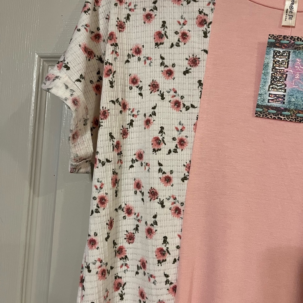 Women’s Magic Fit Pink and White Floral Top Large - Picture 4 of 4